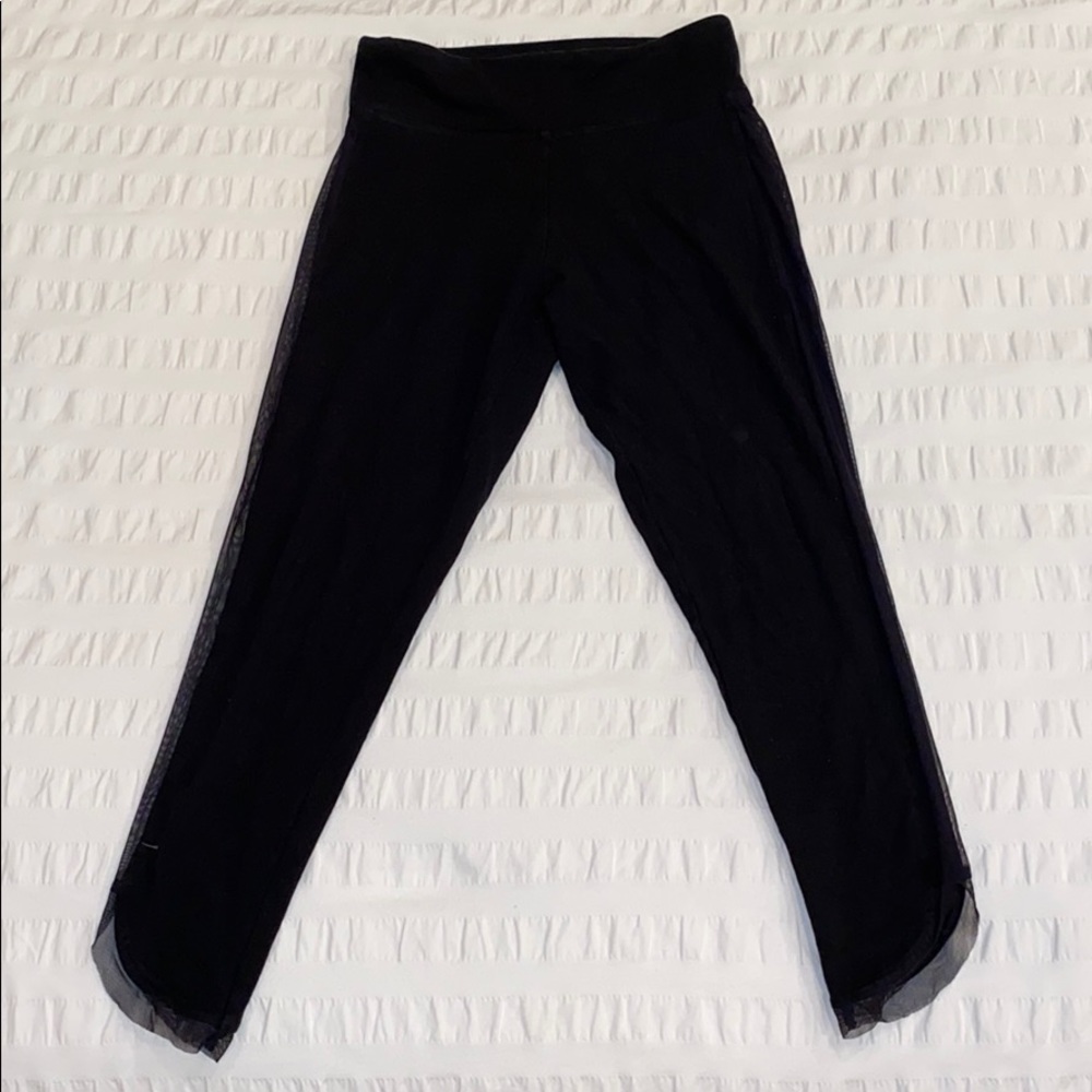Victoria’s Secret Sport leggings w mesh side seam